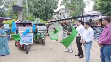 गुमला: सदर अस्पताल में विश्व जनसंख्या दिवस पर कार्यक्रम का आयोजन किया गया, जनसंख्या नियंत्रण के लिए जागरूकता रथ रवाना