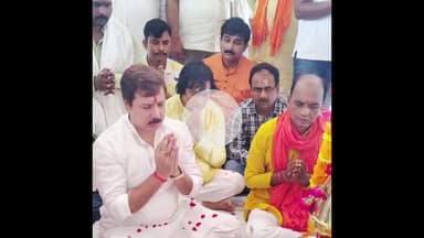 जौनपुर: मां अखड़ो देवी मंदिर में कलश स्थापित, पूर्व सांसद समेत कई लोग रहे उपस्थित