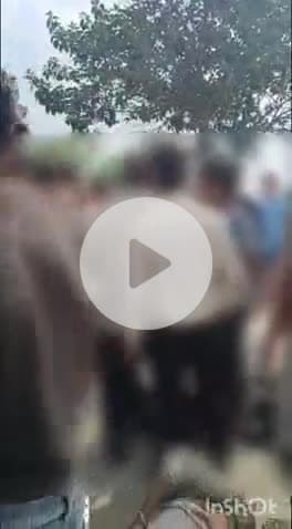 एत्मादपुर: पंचकुइया चौराहे पर कार सवार 2 युवकों ने ऑटो चालक को पीटा, पुलिस ने दोनों पक्षों के 3 लोगों का किया चालान