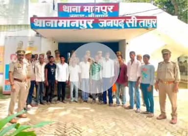 सीतापुर: थाना खैराबाद समेत थानेदारों ने तीन हिस्ट्रीशीटर सहित 19 वंचित वारंटी अपराधियों को किया गिरफ्तार