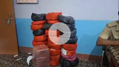 बेगूसराय: बेगूसराय पुलिस को मिली बड़ी सफलता, भारी मात्रा में गांजे के साथ एक महिला समेत 4 लोग गिरफ्तार, पुलिस जांच में जुटी