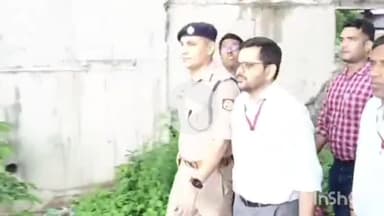 उन्नाव: उन्नाव गंगाघाट कोतवाली क्षेत्र अंतर्गत चंदन घाट का डीएम ने किया निरीक्षण, दी पूरी जानकारी