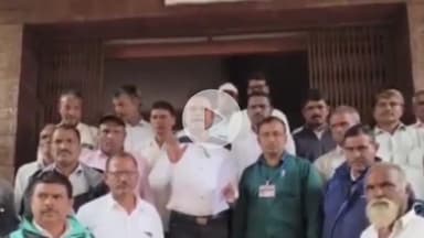 चंदगड: चंदगड तालुक्यातून शक्तिपीठ महामार्ग जाऊ नये, एडवोकेट संतोष मळवेकर यांच्या सह शेतकऱ्यांचे तहसीलदारांना निवेदन