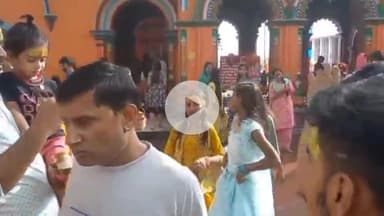 बाढ़: श्रावण मास के पहले दिन बाढ़ के बाबा उमानाथ धाम में श्रद्धालुओं ने गंगा स्नान कर की शिव की पूजा