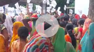 मुशहरी: समाहरणालय में मनरेगा वॉच के बैनर तले चल रहा अनिश्चितकालीन धरना सम्पन्न हुआ