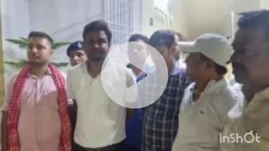 पतरघट: पतरघट सीओ राकेश कुमार को घूस लेते निगरानी अन्वेषण ब्यूरो ने किया गिरफ्तार, मचा हड़कंप