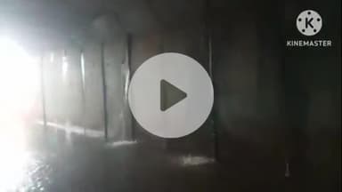 खुरई: सुमरेरी अंडरपास पुलिया में 2 फीट पानी भरने से आवाजाही बंद, दीवारों से निकल रहे झरने