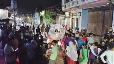 कोल: देहली गेट, सराय चौक पर स्थानीय लोगों ने पानी की समस्या को लेकर रोड किया जाम, जमकर किया विरोध प्रदर्शन