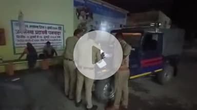 बदायूं: दबतोरी गांव की चौकी के सामने दो बाइकों की हुई टक्कर, एक युवक की हुई मौत व एक हुआ घायल