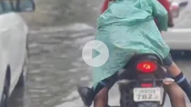 कांके: रांची के गुरुनानक स्कूल के पास बारिश से जलजमाव, आवागमन में हो रही परेशानी