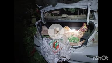 धार: धार के गुणावद में क्षतिग्रस्त कार से मिला संदिग्ध मांस, पुलिस ने 7 बोरियां जब्त कर मामला दर्ज किया