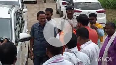 भभुआ: भभुआ पंचायती राज भवन में सहकारिता मंत्री डॉ प्रेम कुमार ने बीस सूत्री कार्यालय का किया उद्घाटन