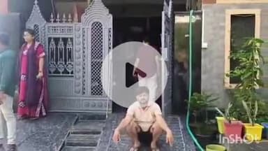 आगरा: ज्योति पुरम में बंदरों ने तोड़ी घरेलू गैस की पाइपलाइन, तेज आवाज के साथ रिसाव होने से स्थानीय लोगों में मचा हड़कंप