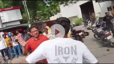 कोल: सासनी गेट चौराहे पर नगर स्वास्थ्य अधिकारी से मारपीट मामले में 6 कर्मचारियों की सेवाएं समाप्त, FIR दर्ज हुई