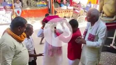 बिहार: बिहार राज्य धार्मिक न्यास बोर्ड के अध्यक्ष डॉ. रणवीर नंदन ने बाबा मनीराम अखाड़ा पहुंचकर लंगोट चढ़ाया