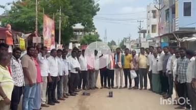 గన్నేరువరం: తెలంగాణ రాష్ట్ర క్యాబినెట్ 42% బీసీ రిజర్వేషన్‌కు ఆమోదం తెలుపడంతో మండల కేంద్రంలో సంబరాలు జరిపిన కాంగ్రెస్ నాయకులు
