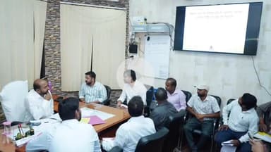 कोडरमा: नगर परिषद झुमरी तिलैया में विकासात्मक योजनाओं की समीक्षा बैठक की गई, उपायुक्त ऋतुराज ने दिए निर्देश