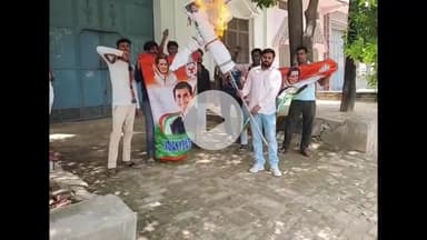 बड़ौत: टीकरी में युवा कांग्रेसियों ने कांग्रेस जिलाध्यक्ष का फूंका पुतला, कांग्रेस हाई कमान से पार्टी से निष्कासन की मांग की