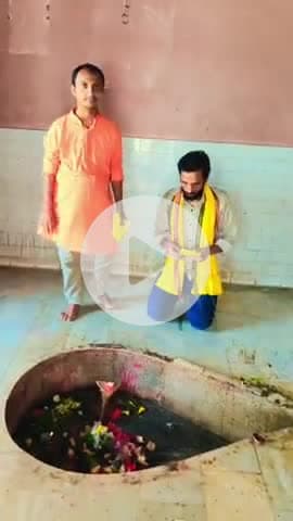 आई बाबा एकनाथ धाम घोषरामा शिव मंदिर प्राँगण में उपस्थित भ सभ देवी देवताक दर्शन क आशीर्वाद प्राप्त करवाक सौभाग्य भेल।
🙏🏻🚩हर हर महादेव🚩🙏🏻