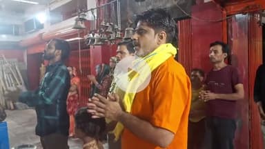 कन्नौज: कन्नौज शहर के श्री भद्रकाली मंदिर में शनिवार को हनुमान अष्टक पाठ का आयोजन, भक्तों को बांटा गया प्रसाद