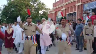 बेतिया: एमजेके कॉलेज में तुषार गांधी ने कहा- “बिहार में लोकतंत्र को दबाने की साजिश बर्दाश्त नहीं की जाएगी”