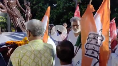 बेतिया: तुषार गांधी का चम्पारण दौरा, बेतिया शहीद स्मारक पर शहीदों को दी श्रद्धांजलि