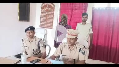 महनार: पुलिस ने 35 लीटर देशी शराब और चोरी की बाइक के साथ एक व्यक्ति को किया गिरफ्तार, एसडीपीओ ने दी जानकारी