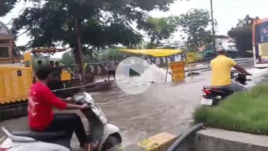 कनाड़िया: इंदौर: नर्मदा पानी की पाइप लाइन फूटी, पिपलियाहाना मार्ग पर लाखों लीटर पानी बहा