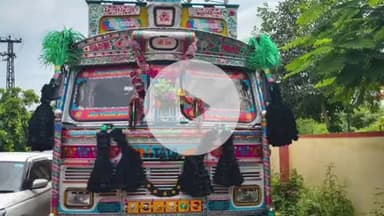 निवाई: सदर थाना पुलिस ने NH 52 पर नाकाबंदी के दौरान अवैध बजरी से भरा ट्रक किया ज़ब्त, चालक फरार