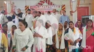 गोपालगंज: बंजारी मोड़ स्थित जिला कांग्रेस कार्यालय में दो दर्जन महिलाओं ने भाजपा छोड़ कांग्रेस का हाथ थामा