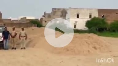 आहोर: सतापुरा गांव में अवैध बजरी का भंडार, पुलिस ने किया ज़ब्त