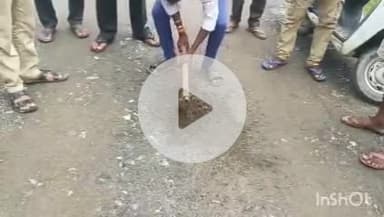 इचाक: दिगवार पंचायत के बेलवा मोड़ से चरचू प्रखंड़ के अंगों तक जर्जर पथ की मरम्मति कार्य किया जा रहा है,बरती जा रही अनियमितता