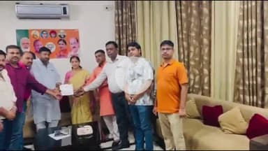 अमरोहा: श्री धार्मिक रामडोल सभ्यता कमेटी के पदाधिकारियों ने पालिका अध्यक्ष को सौंपा ज्ञापन