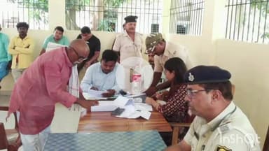 आलमनगर: आलमनगर थाना परिसर में लगा जनता दरबार, अंचलाधिकारी ने ज़मीन संबंधित 5 मामलों का किया निष्पादन