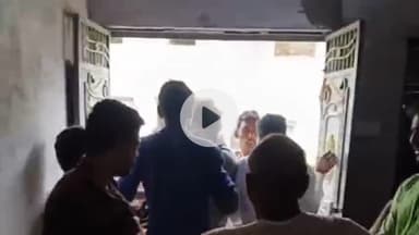 सीतामऊ: खूंटी गांव में आंगनबाड़ी कार्यकर्ता के साथ घर में घुसकर मारपीट, वीडियो वायरल, पुलिस जांच में जुटी