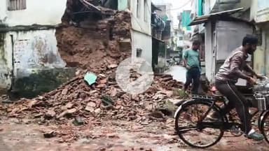 टीकमगढ़: टीकमगढ़ में 200 साल पुराना राजशाही जर्जर भवन गिरा, लोगों की जान बची, मौके पर पहुंचे पुलिस अधीक्षक व SDOP