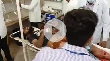 सीतापुर: खैराबाद में सिद्धार्थ नगर से घर से भागकर दिल्ली जा रहे बाइक सवार दो युवकों को अज्ञात वाहन ने मारी टक्कर, उपचार जारी