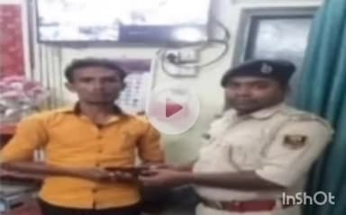 बेगूसराय: जिले में ऑपरेशन मुस्कान के तहत SP ने 6 मोबाइल उनके मालिकों को सौंपे
