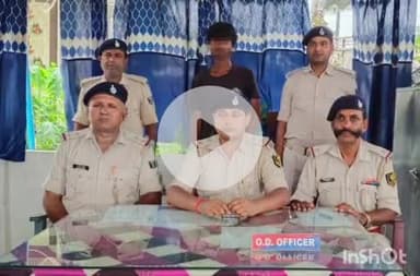 गोपालगंज: जादोपुर थाने की पुलिस ने चोरी की बाइक के साथ एक युवक को किया गिरफ्तार, थाना अध्यक्ष ने दी जानकारी