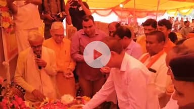 बरेली: कांवड़ियों की सेवा में जुटा प्रशासन, सांसद छत्रपाल गंगवार व जिलाधिकारी ने रामगंगा में भंडारे का किया उद्घाटन