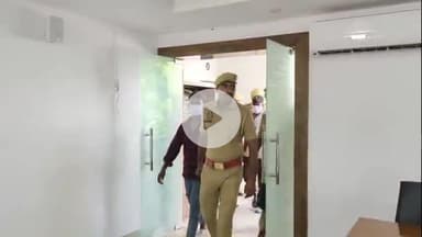 मंझनपुर: मंझनपुर के पुलिस कार्यालय में एसपी ने करारी क्षेत्र में हुई चोरी की दो वारदातों का किया खुलासा, चोरी का माल व नकदी बरामद