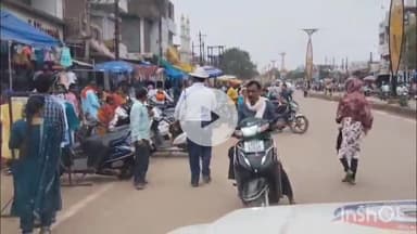 दुर्ग: संडे मार्केट में ट्रैफिक पुलिस ने रविवार सुबह चलाया अभियान, सड़क पर दुकान लगाने वालों को दी चेतावनी