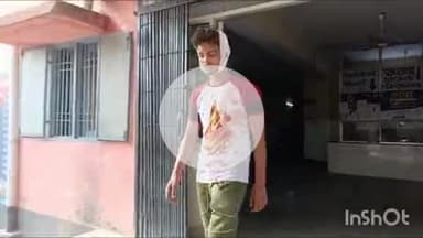 कोल: नगला मेहताब में मारपीट कर रहे दबंग युवक का वीडियो मोबाइल में कैद, दबंग ने मोबाइल चला रहे युवक को ब्लेड मारकर किया घायल