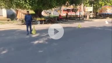 नौगावां सादात: नौगांवा थाना पुलिस ने कांवड़ियों की सुरक्षा को देखते हुए सड़क को किया डायवर्जन