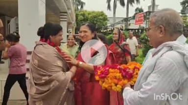 मैनपुरी: नगर के एक मैरिज हॉल में नवज्योति मेले का हुआ आयोजन, नगर पालिका अध्यक्षा ने किया शुभारंभ