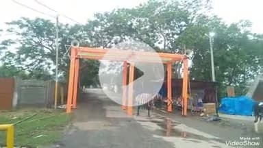 खबर औरैया से सावन का पहला सोमवार कल देवकली मंदिर के बाहर मेले के लिए लग रही दुकान