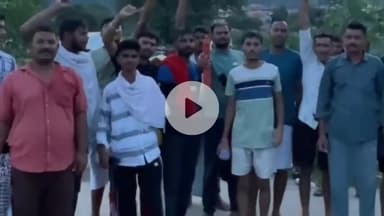 नौगावां सादात: गांव राजस्थान निवासी युवा हरिद्वार से जल लेने के लिए हुए रवाना, बम-बम भोले के गूंजे जयकारे