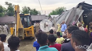 पुरैनी: पुरैनी के औराय में सिविल कोर्ट के निर्देश पर दखल रिहानी करवाया गया, लगभग एक दर्जन अस्थाई घर तोड़े गए