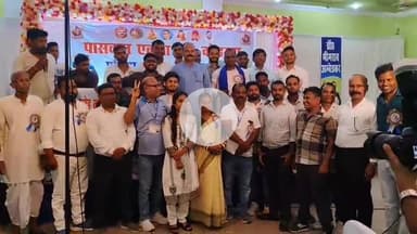 कोडरमा: अग्रसेन भवन में पासवान एकता मंच द्वारा प्रतिभा सम्मान समारोह आयोजित, बच्चों से मोबाइल का कम उपयोग करने की अपील