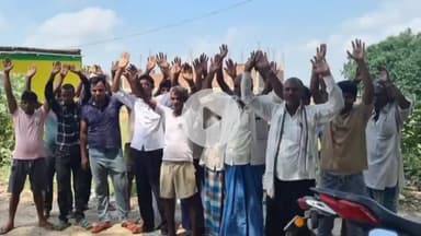 फरेंदा: काश्त खैरा गांव में ट्रांसफार्मर जलने से परेशान ग्रामीणों ने किया विरोध प्रदर्शन